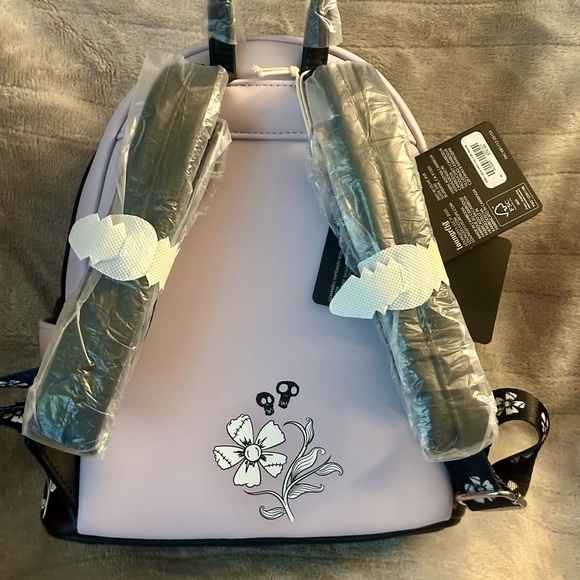Price reduced! Loungefly Nightmare Before Christmas Mini-Backpack - Picture 3 of 5